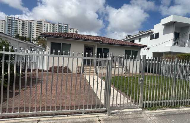 2951 SW 23rd St photos photos