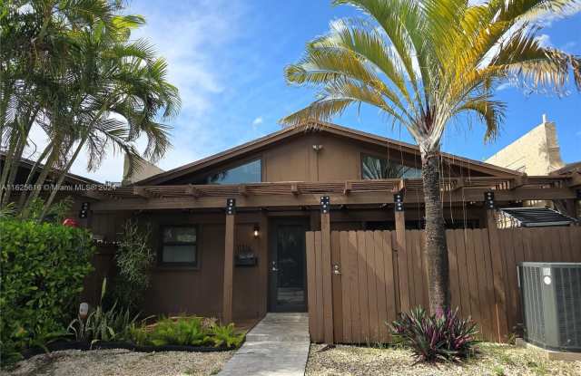11316 SW 114th Cir Ter - 11316 Southwest 114th Circle Terrace, Kendall, FL 33176