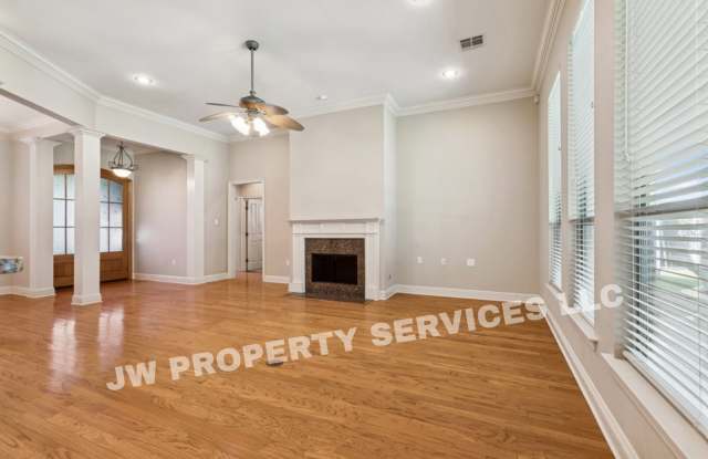 Spacious 4-Bedroom Pet-Friendly Home  in Covington Gallery 4