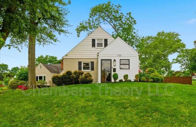 7126 Roosevelt Ave photos photos