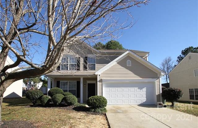 107 Vance Crescent Drive - 107 Vance Crescent Drive, Mooresville, NC 28117