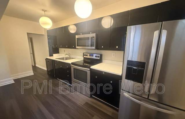 906 W Lombard Gallery 2