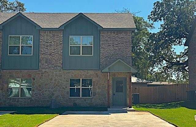 932 W Shirley Street - 932 West Shirley Street, Stephenville, TX 76401