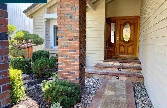 254 Canyon Lakes Pl Gallery 2
