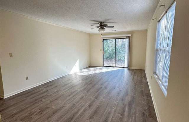 606 N Pointe Creek Gallery 2