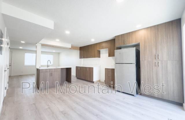 945 S Main St. photos photos