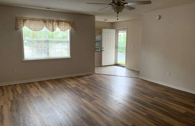 1002 Edge Drive- Unit L Gallery 3