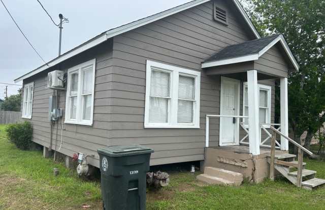 1433 12th St - 2/Bed 1/Bath - $1050/month photos photos