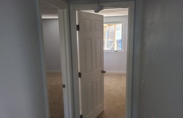 Charming 2-Bedroom Residence in the Heart of North Bakersfield Gallery 4