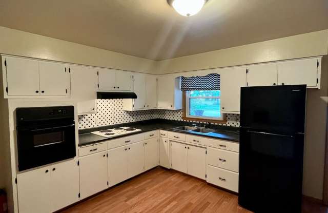 3 Bed 1 Bath Single Family Home in Wausau photos photos