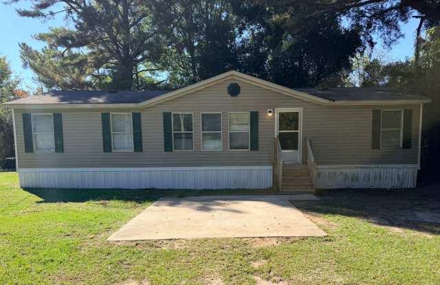 Three Bedroom Two Bath Home Gallery 1