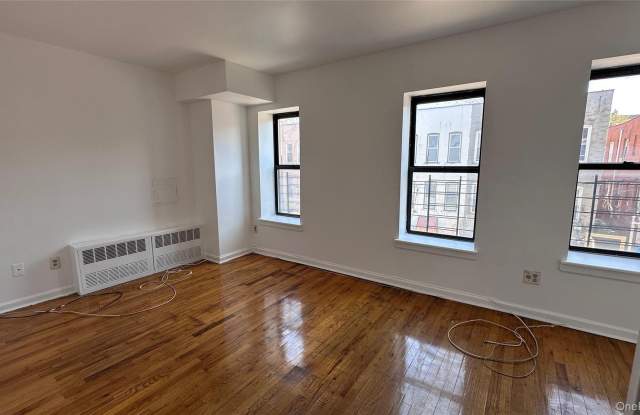 511 Thatford Avenue photos photos