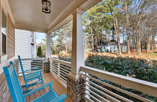 Charming 3BR House in Stone Mountain Gallery 4