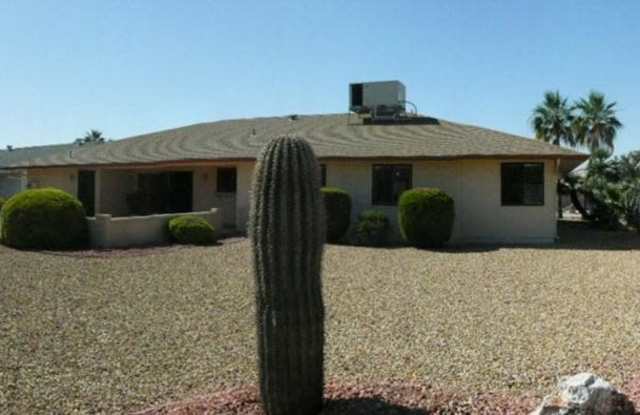 Great Home in Retirement  Community Furnished Vacation Rental Gallery 4