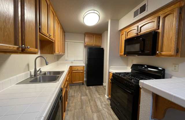 El Camino Ave (5325) photos photos