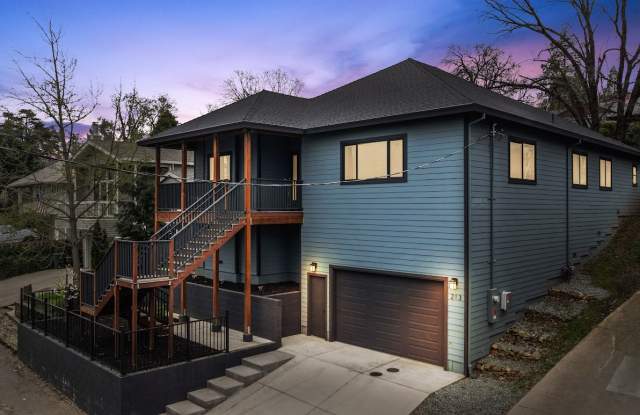 213 Peek Street photos photos