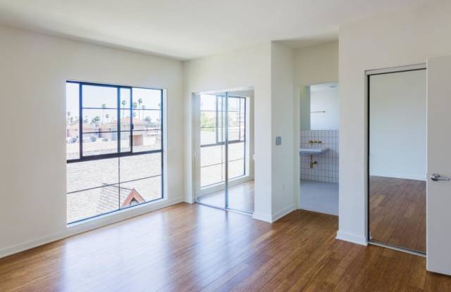 5420 Harold Way #503 Gallery 2