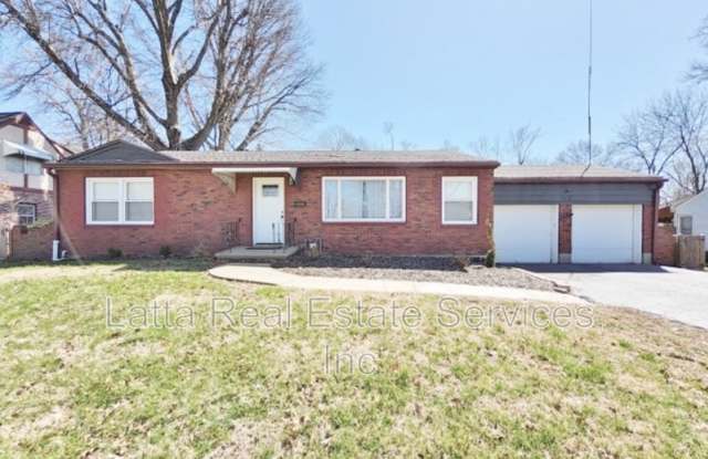 1203 W Beverly Rd photos photos