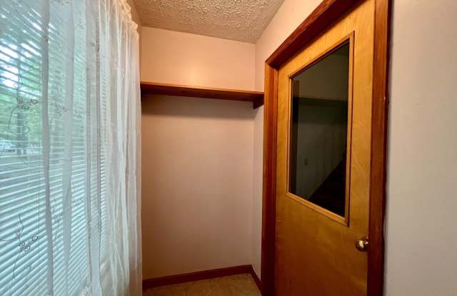 148 S FIELDSTONE Lane Gallery 3