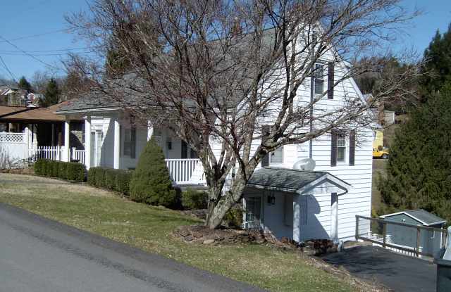 180 Circle Dr Gallery 4