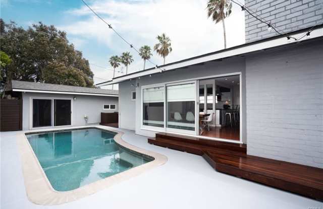 460 Chabela Drive Gallery 2