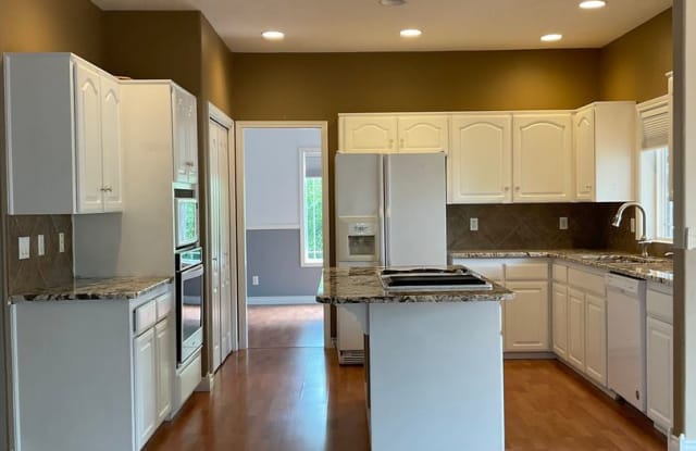 388 Pintail Court SE - 388 Pintail Court Southeast, Salem, OR 97306
