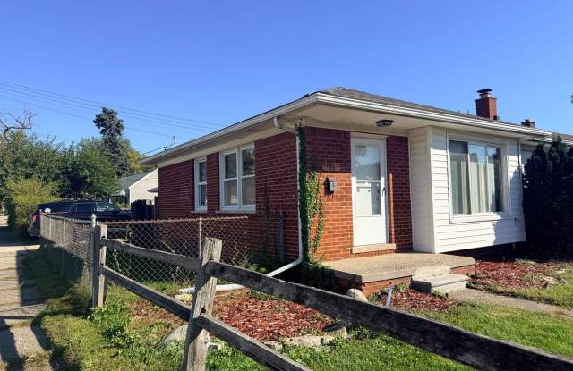 Single Family Home in Eastpointe - Now Available! Gallery 4