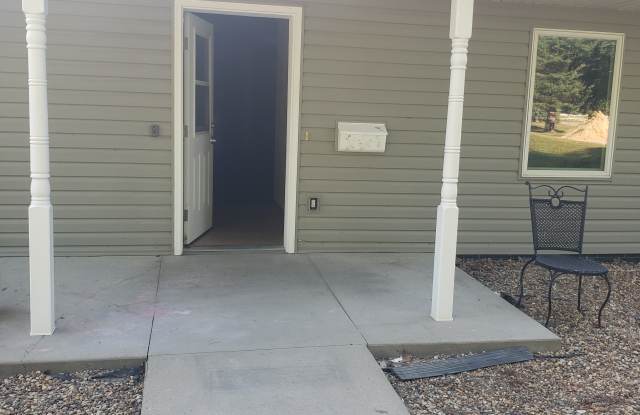 453 N 10th St - 453 N 10th St, Adel, IA 50003