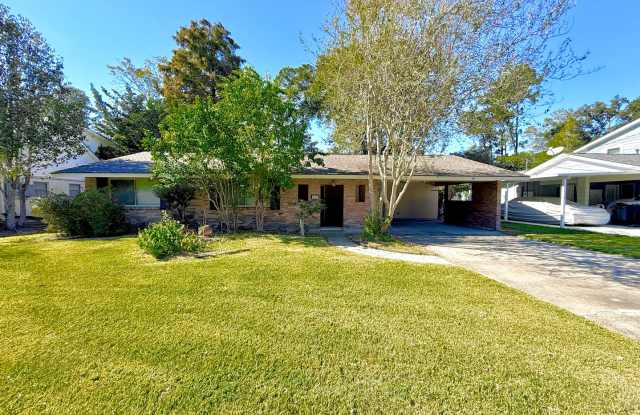 3 Bedroom House off Highland and Staring Lane Gallery 3