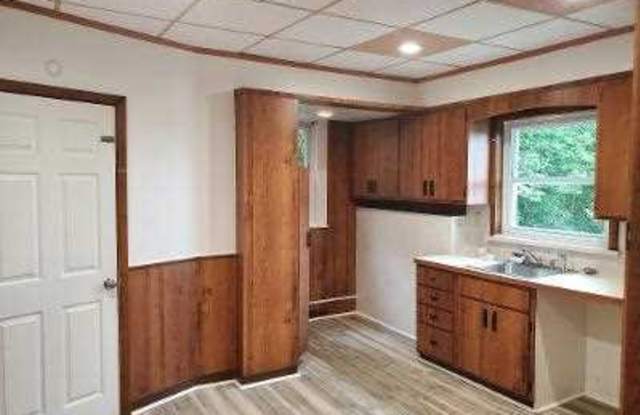 37 ROOSEVELT AVE-APT 2 Gallery 4