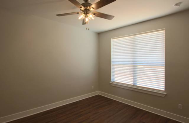 Luxury 3 Bedroom 2 Bath Townhomes in Bullard ISD! Gallery 3