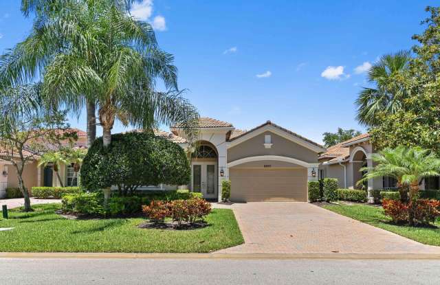 9220 Short Chip Circle photos photos