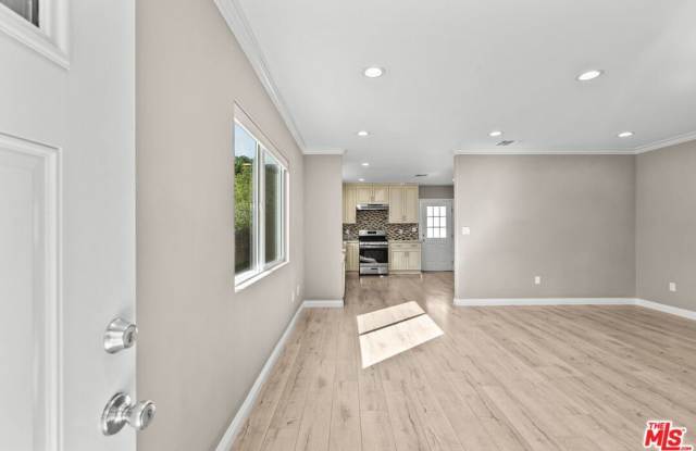 6717 Cedros Ave photos photos