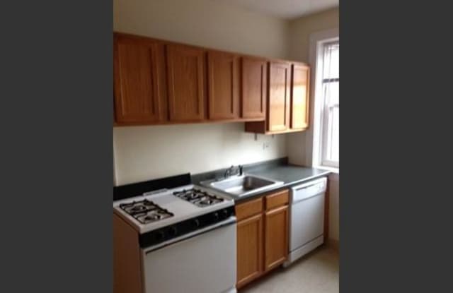 4861 N Paulina Gallery 4