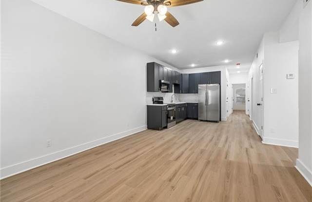 2900 N MONTEREY Court Gallery 3