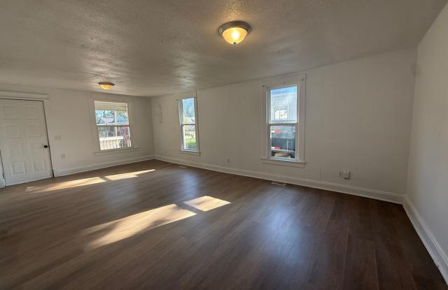 3 bedroom 1 bath home available now Gallery 3