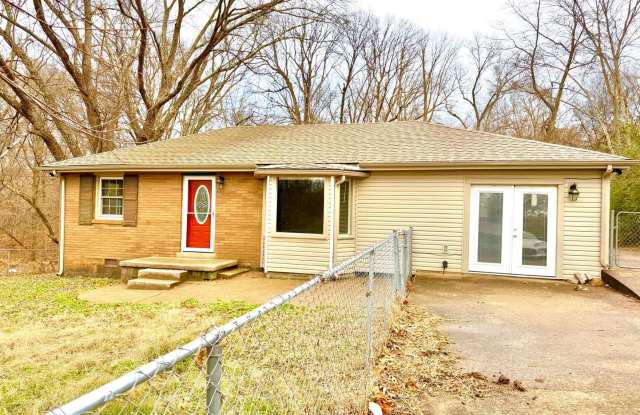 838 Potters Ln - 838 Potters Lane, Montgomery County, TN 37040