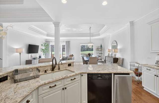 4330 Carriage Lane Gallery 4