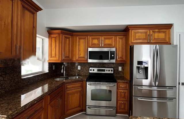 16094 Southwest 77th Terrace Gallery 2