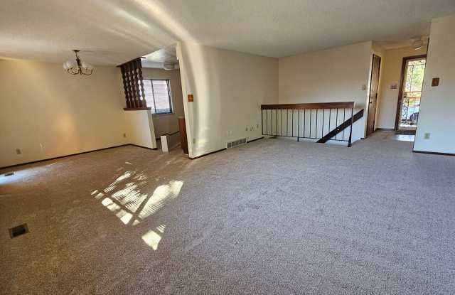 Immaculate Ranch with Large Backyard and Basement in Arvada Gallery 3