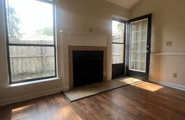 905 East Estates Boulevard - 1Unit C Gallery 4