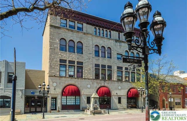 535 Main Street unit: 12 photos photos