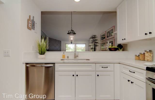 402 Villa Point Gallery 4