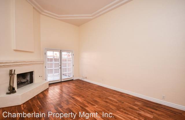 2569 Navarra #C Gallery 3