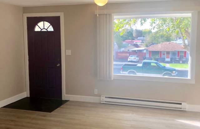 Cute 2 Bed 1 Bath Home in Knolls Vista! Gallery 4