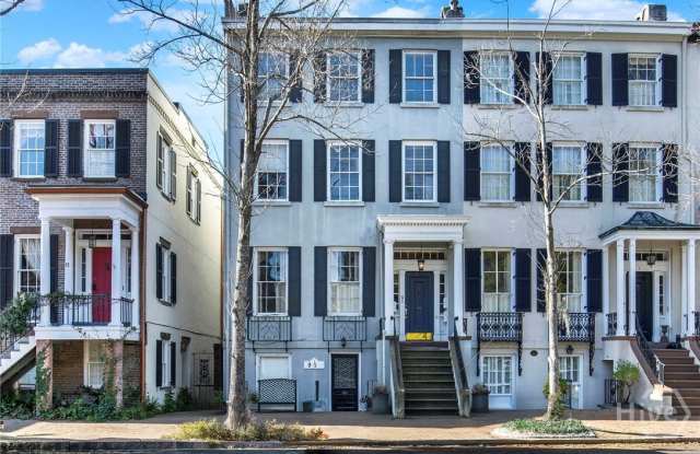 9 E Gordon Street unit: 3 photos photos