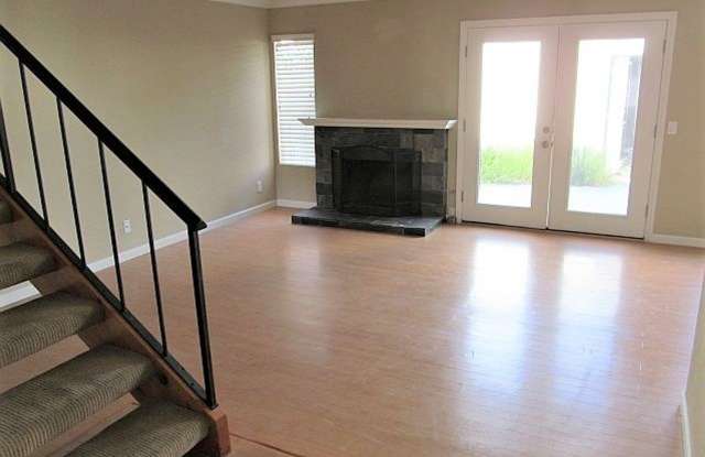 1919 Skyknoll Way Gallery 2