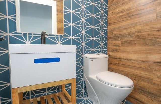 1825 E Atlantic St photos photos