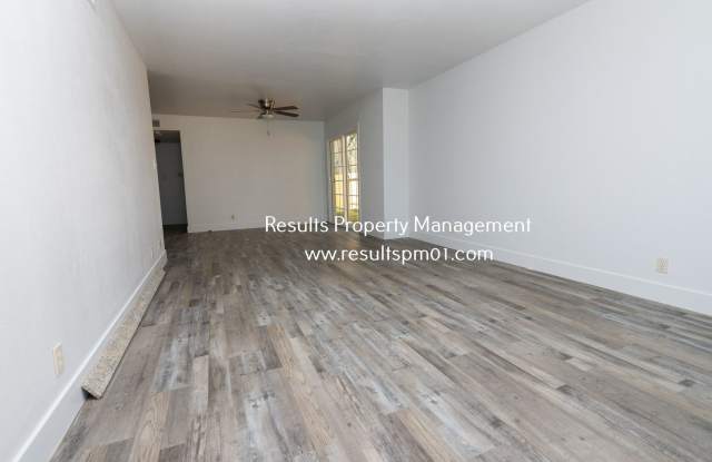 Charming 2 Bed Two Bath Duplex Gallery 4