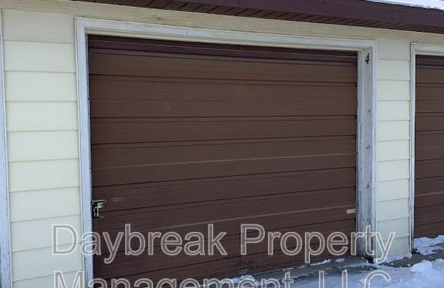 717 /715 14th St N Fargo - 4 - 717 14th Street North, Fargo, ND 58102